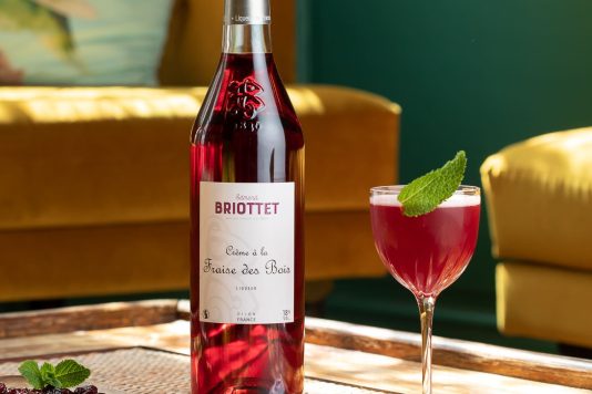 berry good cocktail à base de liqueur de fraise et d'eau de vie de framboise briottet