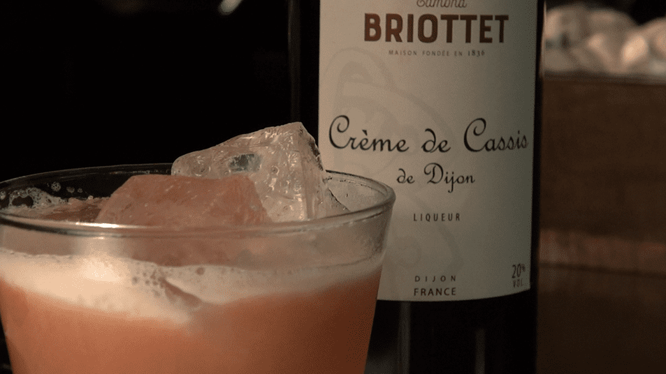 Cocktail Bourbon Renewal Briottet Crème de Cassis de Dijon