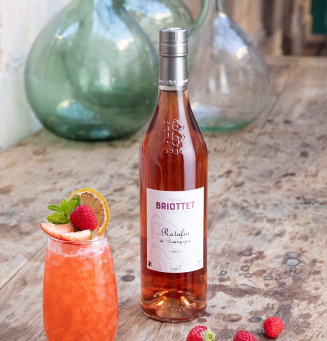 briottet-cocktail-cobbler-aubriot-ratafia-de-bourgogne